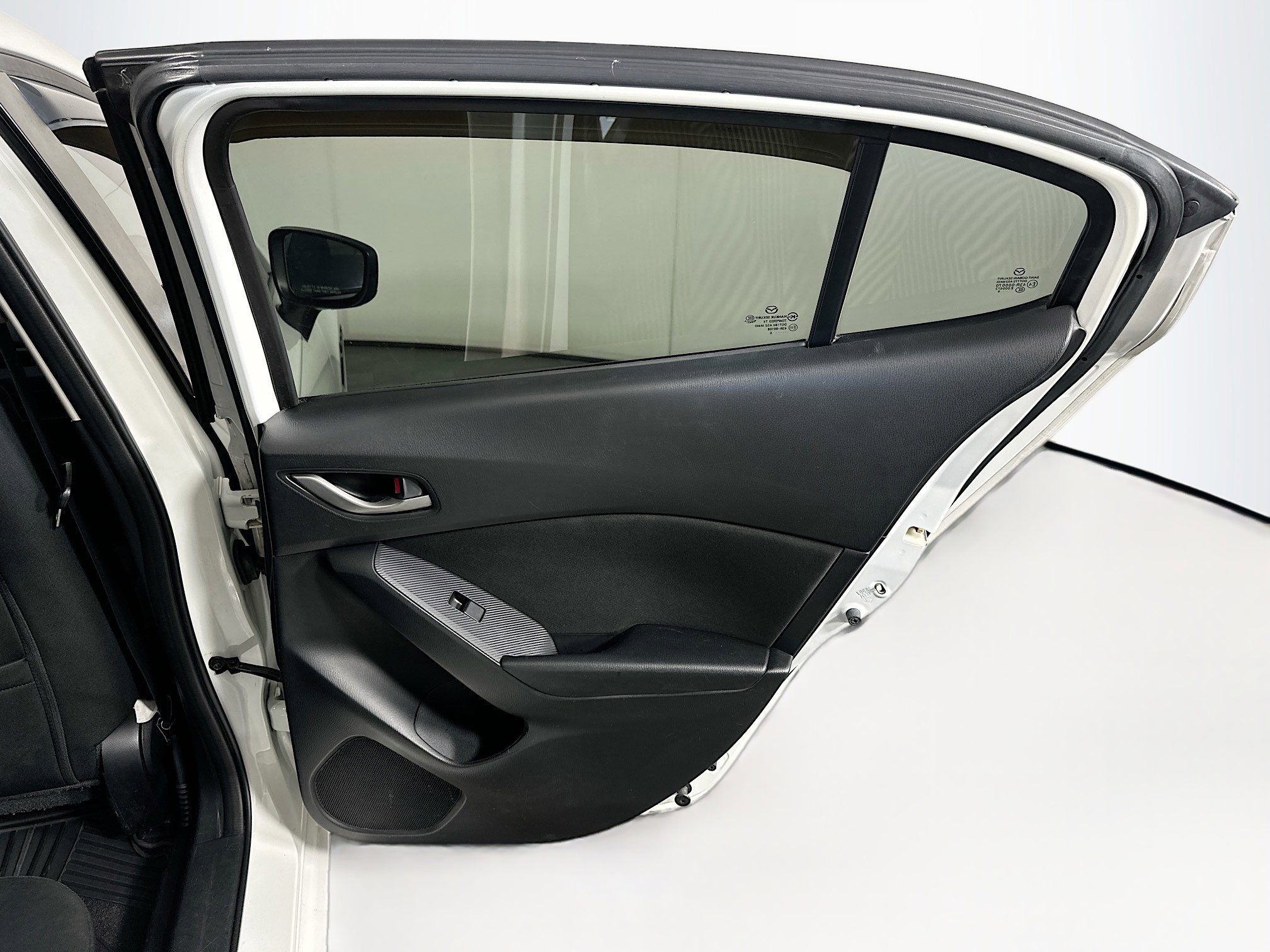 Used 2016 MAZDA MAZDA3 i Sport FWD image 27