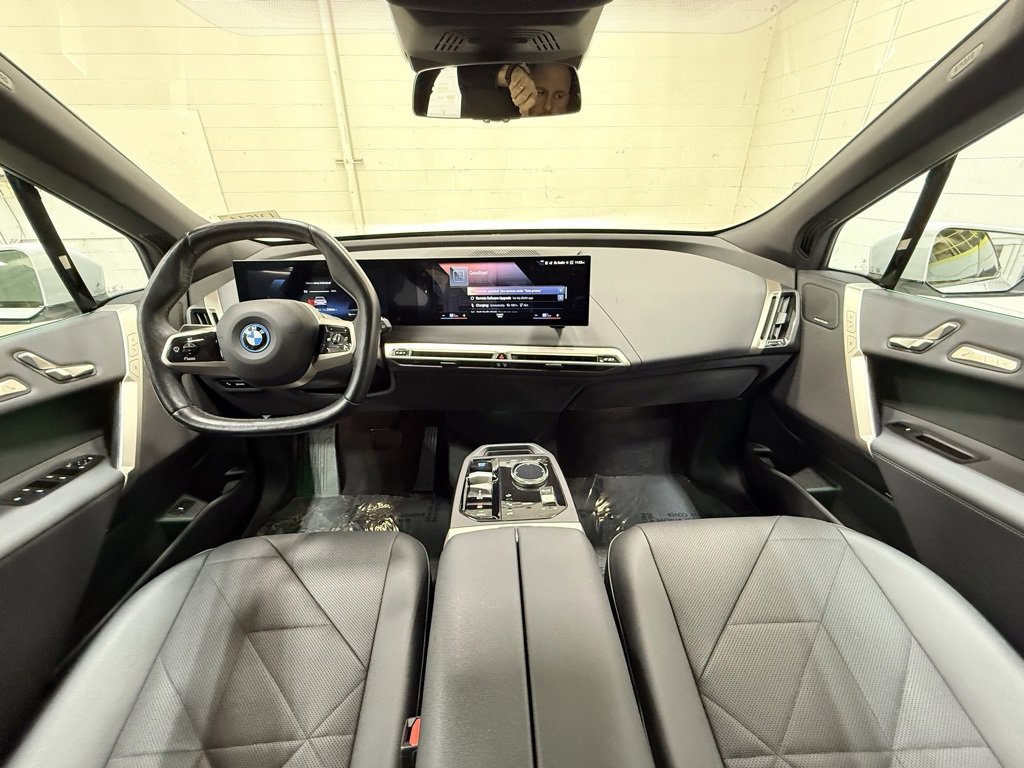 Used 2022 BMW iX xDrive50 w/ Premium Package image 23