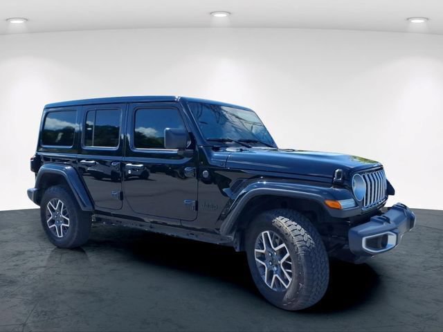 Used 2025 Jeep Wrangler Unlimited Sahara AWD/4WD image 5