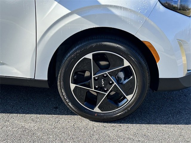 Used 2025 Kia Soul EX image 13