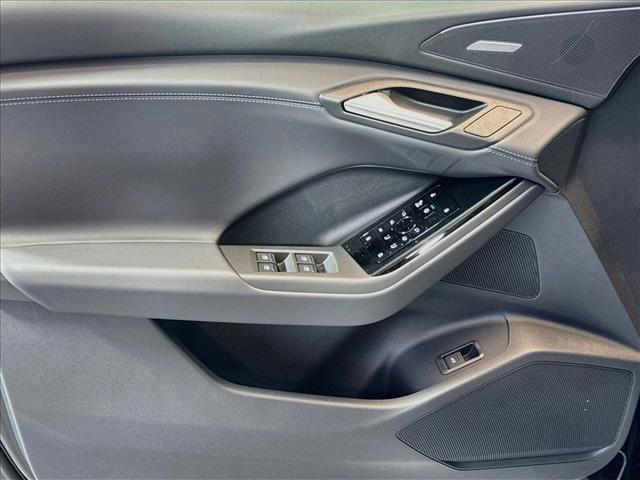 New 2027 Audi SQ6 e-tron Premium Plus AWD/4WD image 15