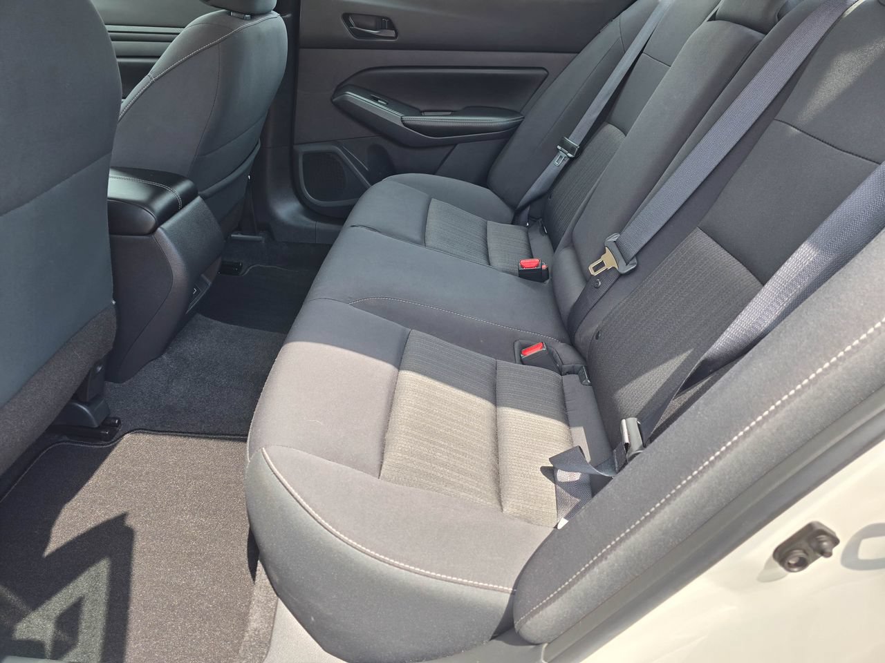 Used 2025 Nissan Altima 2.5 SV FWD image 13