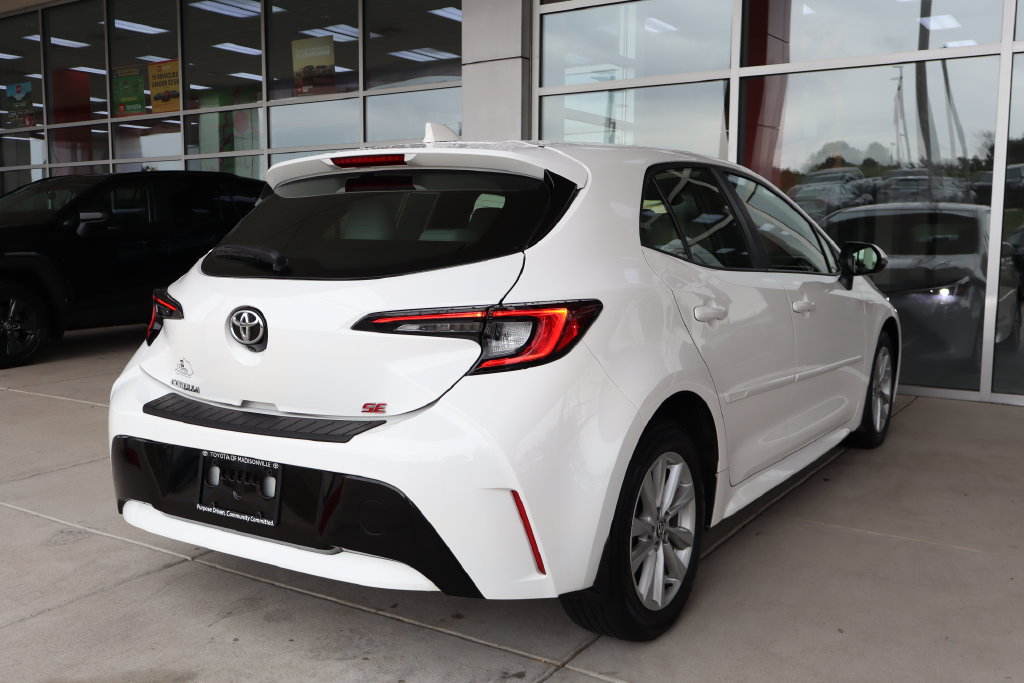 Used 2025 Toyota Corolla SE w/ SE Package FWD image 8