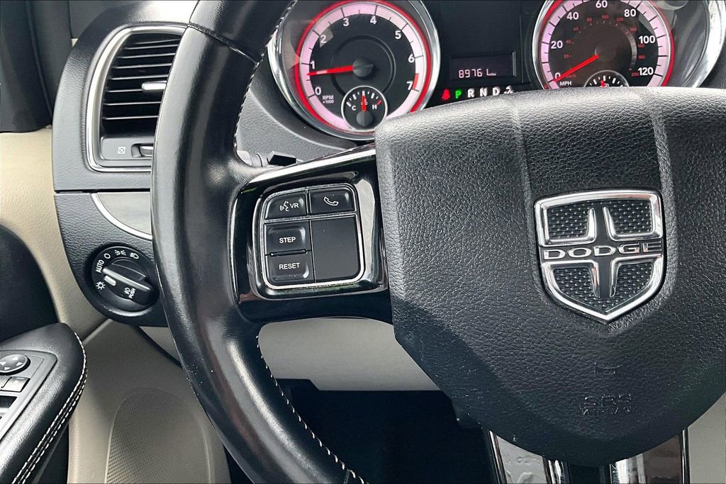 Used 2020 Dodge Grand Caravan SXT image 17