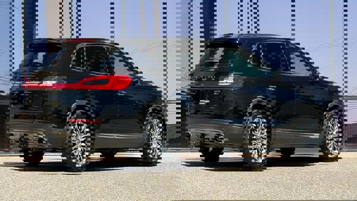 Used 2016 Lincoln MKX Reserve w/ Technology Package image 12