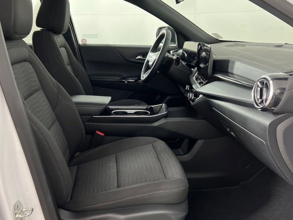 Used 2025 Chevrolet Equinox LT image 18