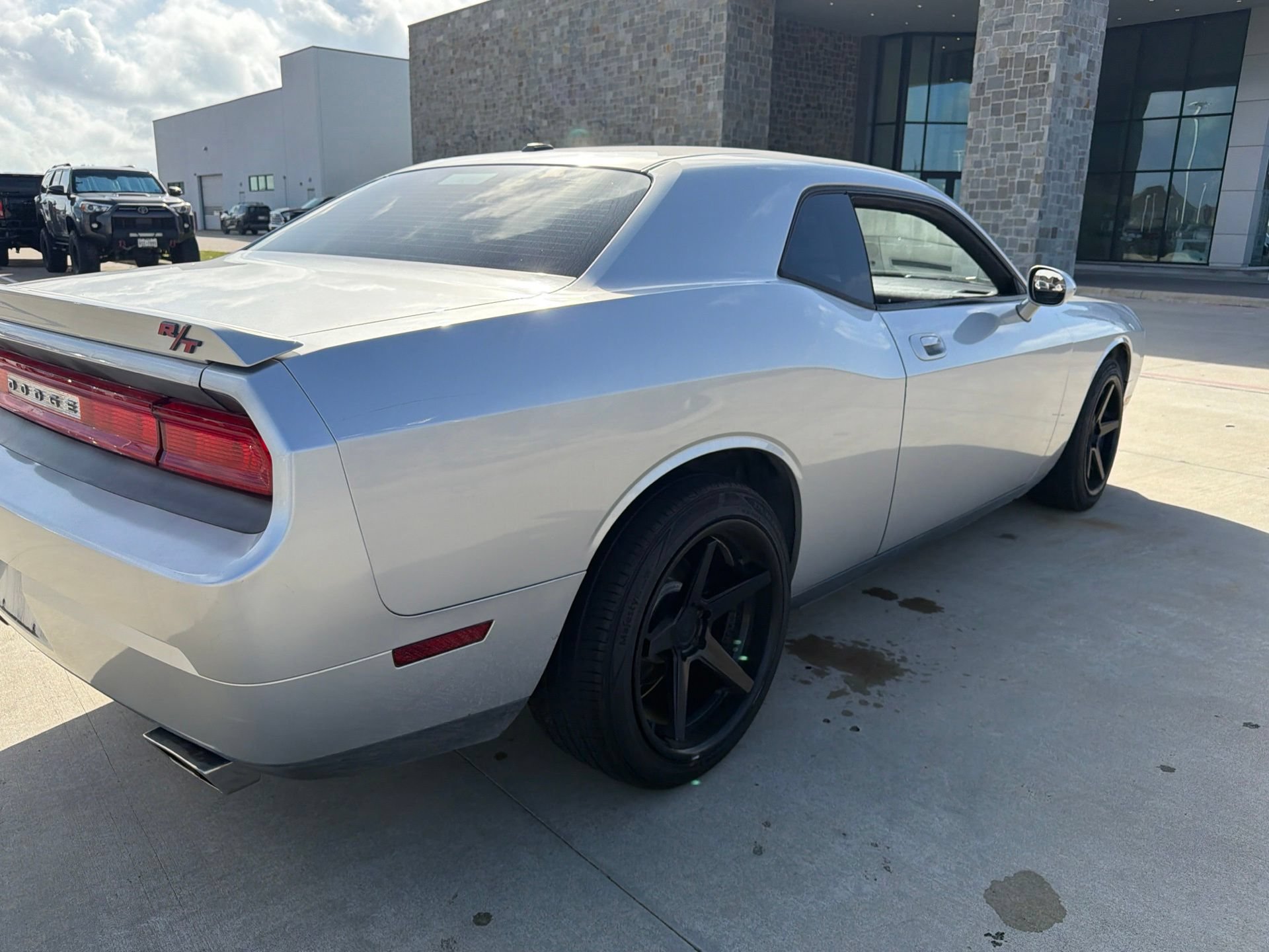 Used 2009 Dodge Challenger R/T RWD image 3