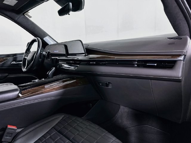 Certified 2024 Cadillac Escalade ESV Sport Platinum w/ LPO, ONYX Package AWD/4WD image 39
