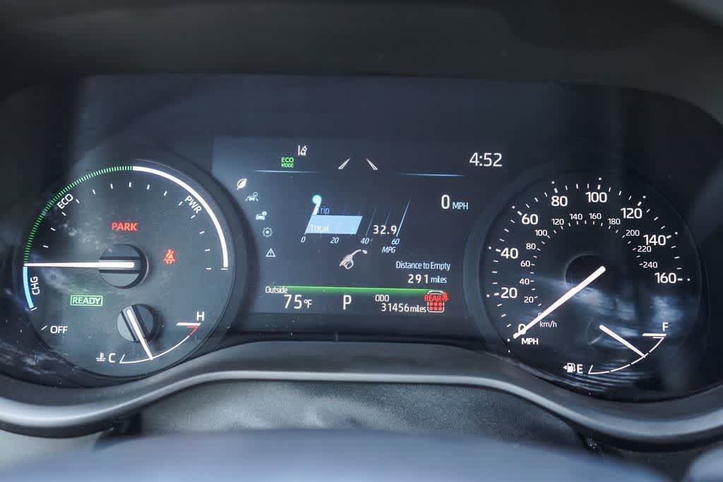 Used 2025 Toyota Sienna LE FWD image 23