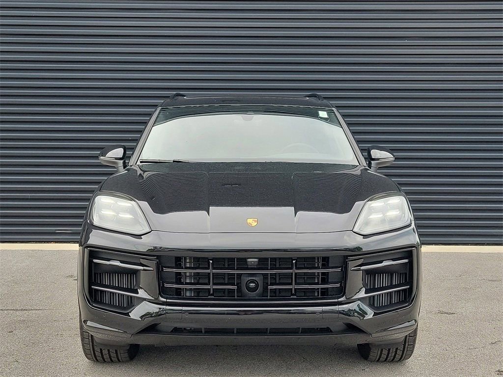 Certified 2025 Porsche Cayenne image 10