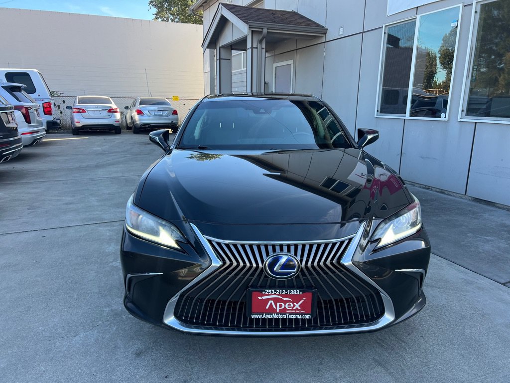 Used 2020 Lexus ES 300h w/ Accessory Package 2 FWD image 2