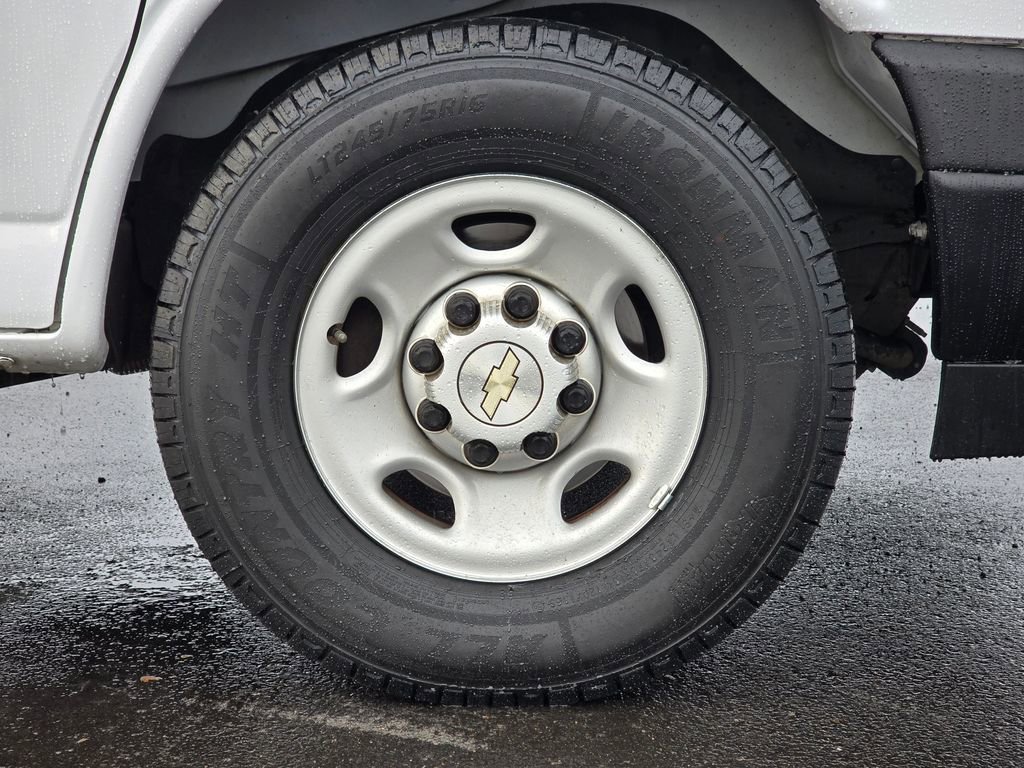 Used 2020 Chevrolet Express 2500 Extended w/ Driver Convenience Package image 9