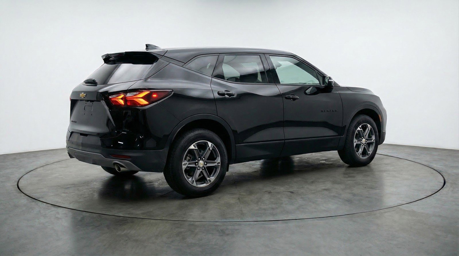 Used 2025 Chevrolet Blazer LT image 9