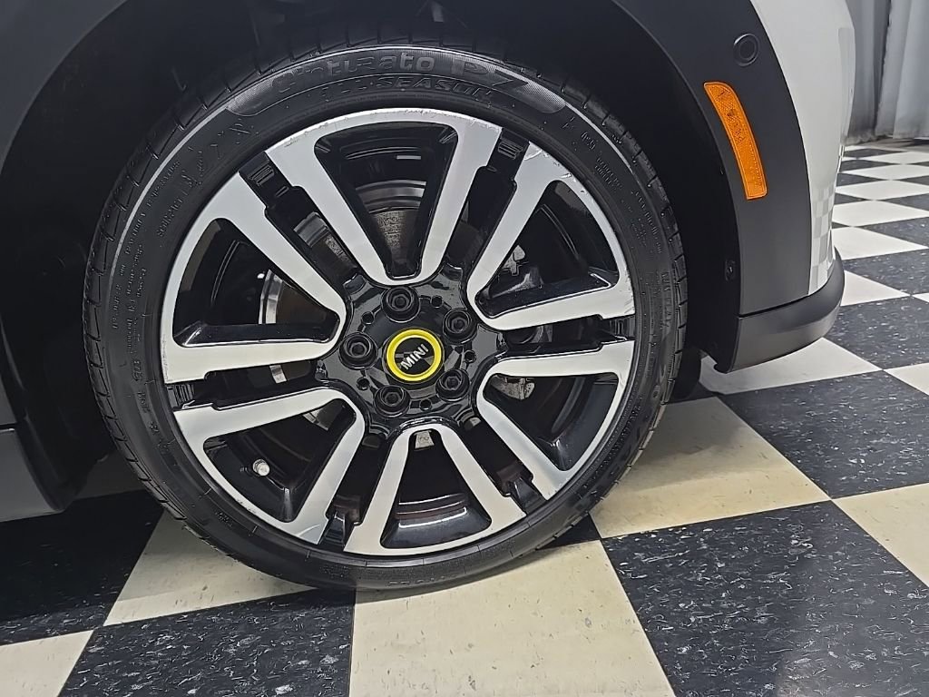 Used 2024 MINI Cooper SE image 4