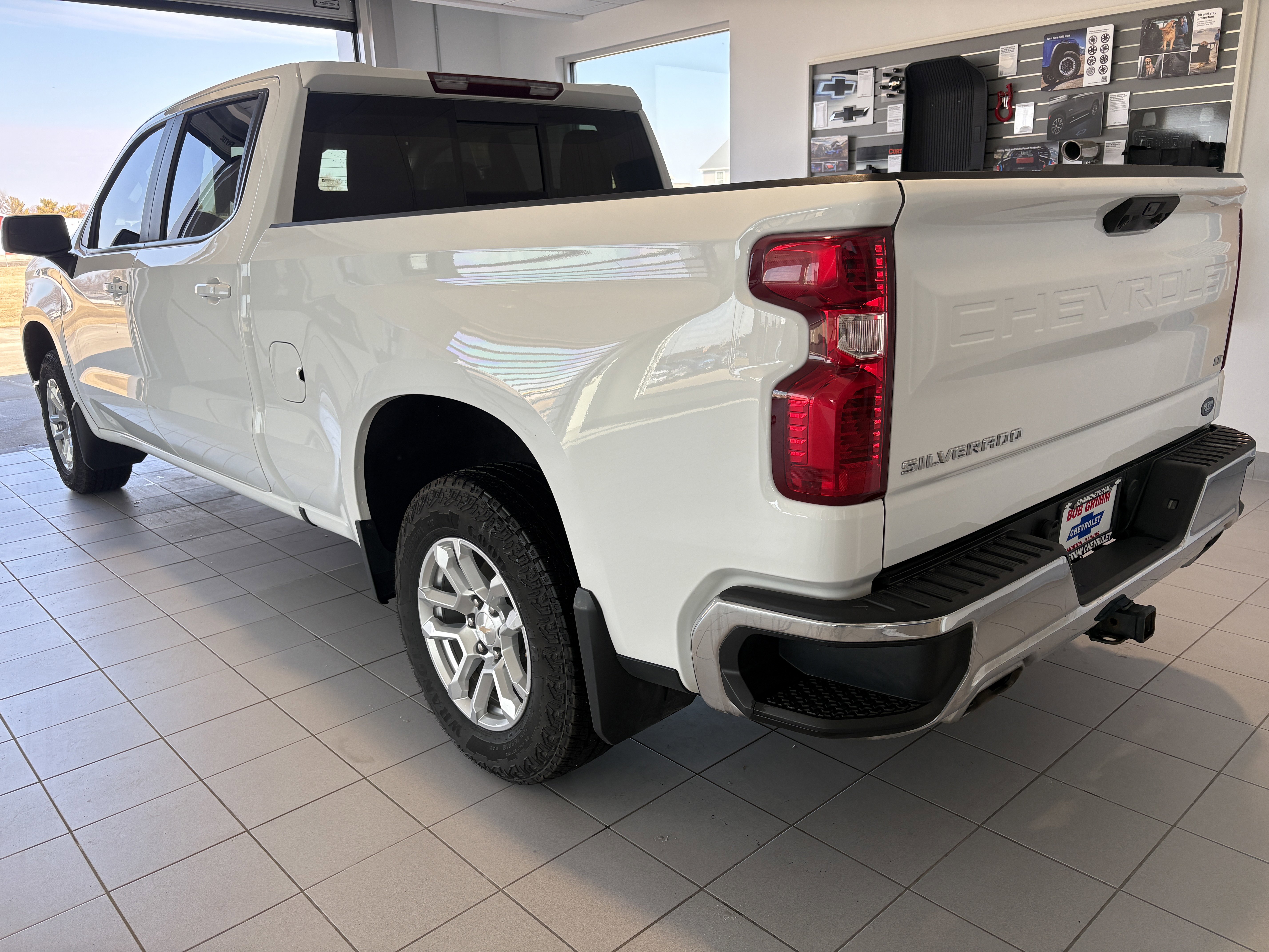 Used 2024 Chevrolet Silverado 1500 LT w/ Z71 Off-Road Package image 3