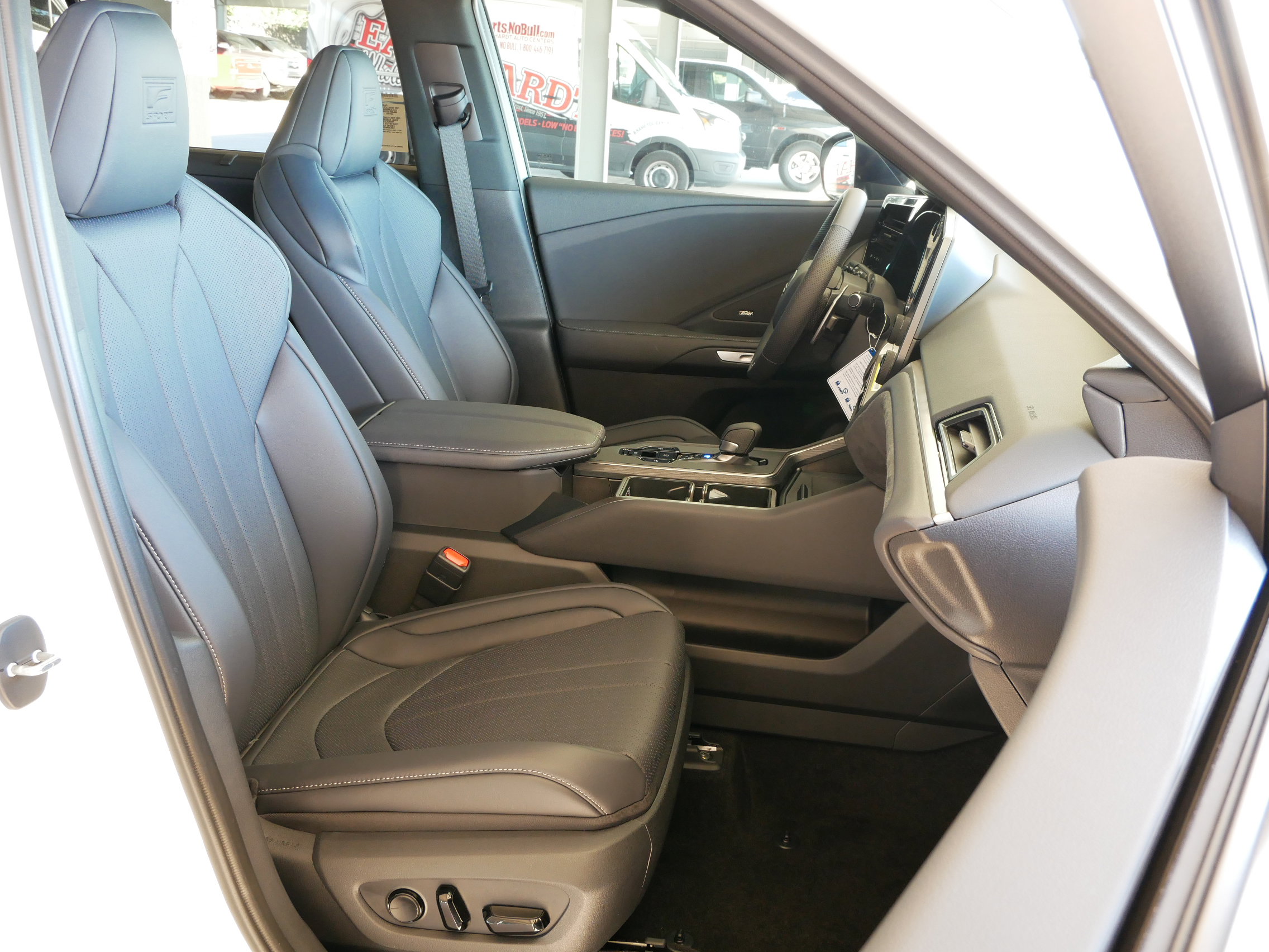 New 2026 Lexus TX 500h AWD image 6