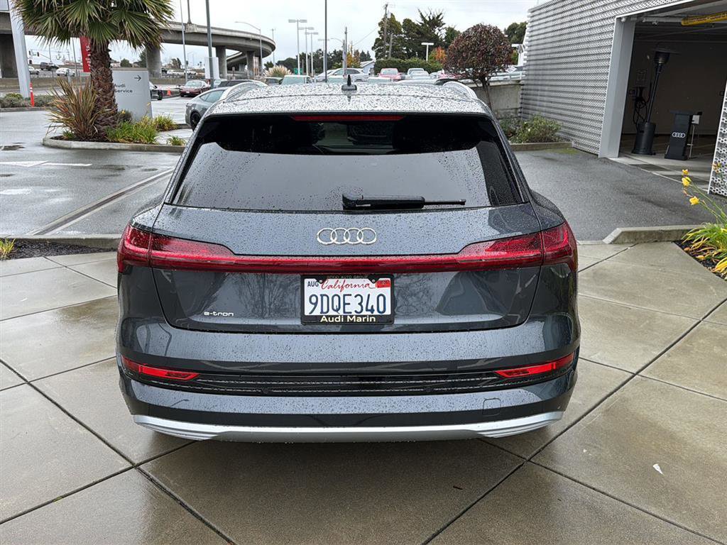 Used 2019 Audi e-tron Prestige w/ Prestige Package image 7