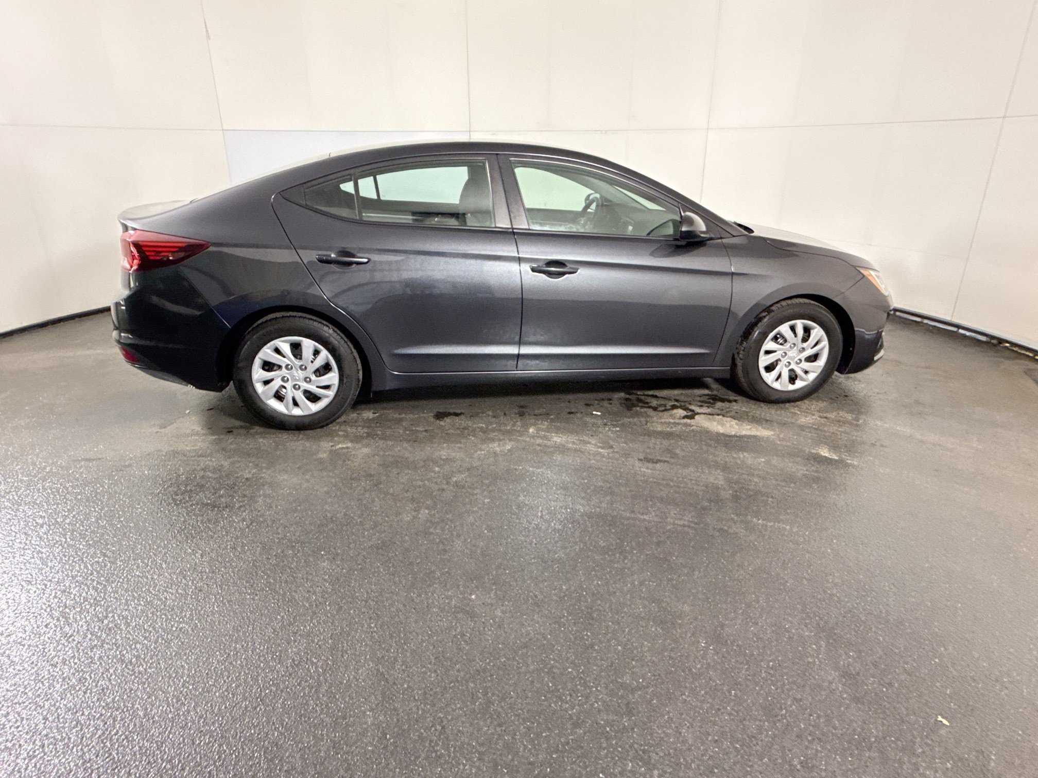 Used 2020 Hyundai Elantra SE w/ Cargo Package (C1) FWD image 11