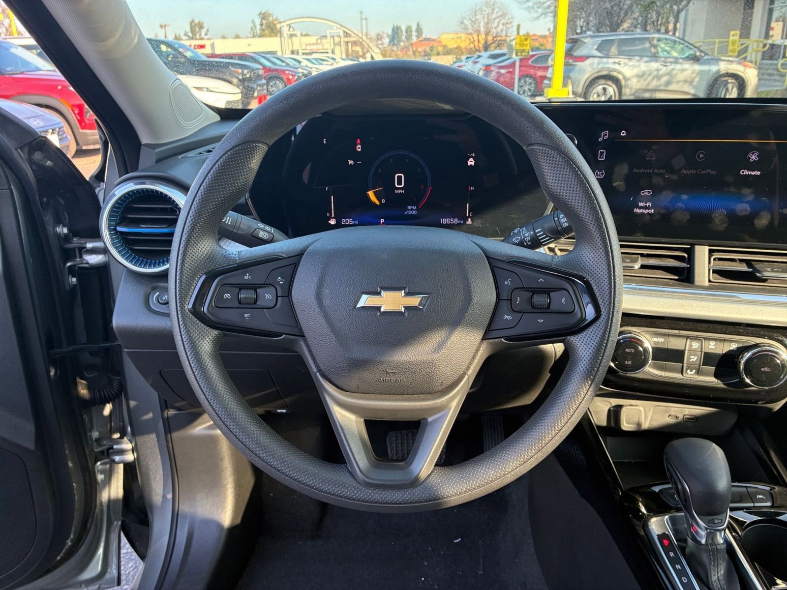 Used 2025 Chevrolet Trax LT image 25