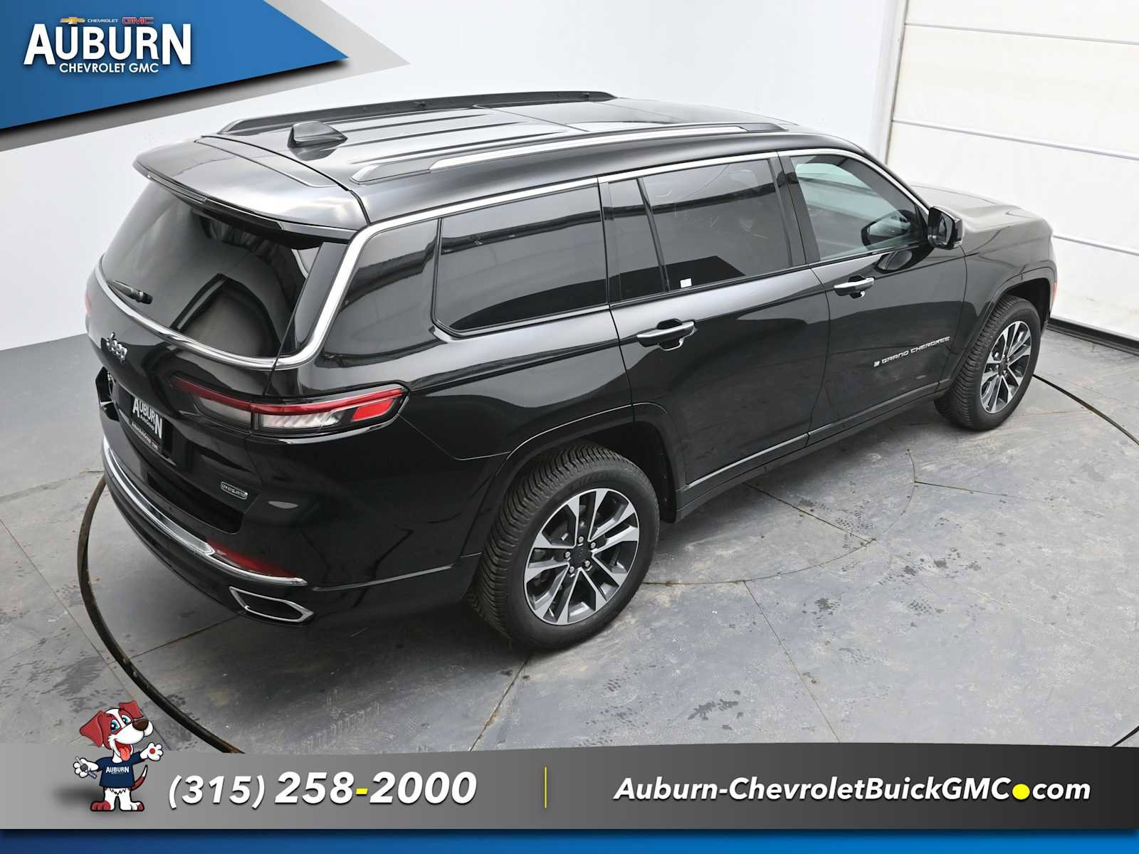 Used 2024 Jeep Grand Cherokee L Overland w/ Trailer Tow Package image 28