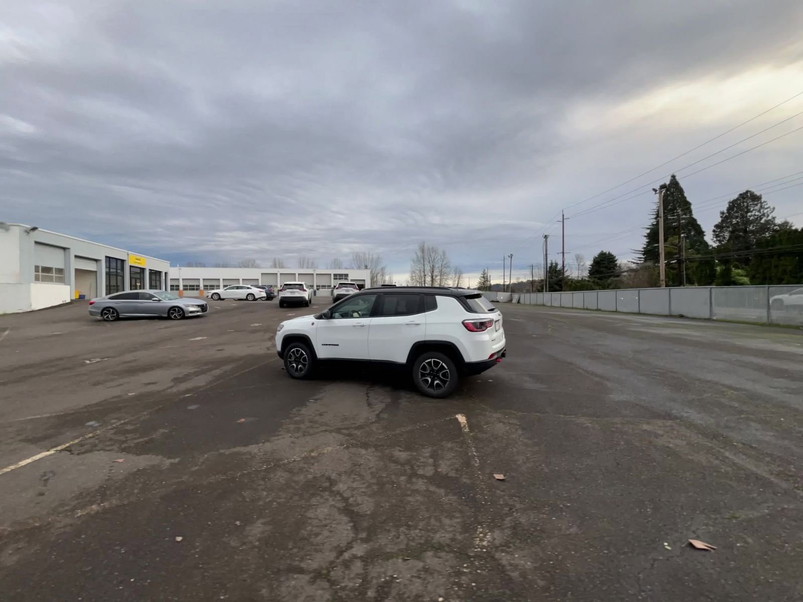 Used 2025 Jeep Compass Trailhawk w/ Trailer Tow Group image 16