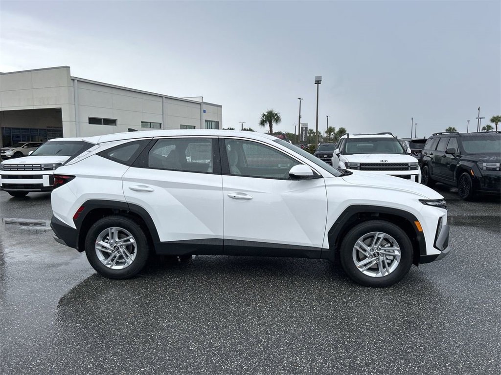 New 2026 Hyundai Tucson SE image 9