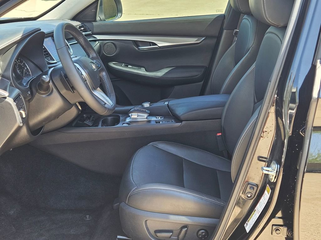 Used 2023 INFINITI QX50 Luxe image 11