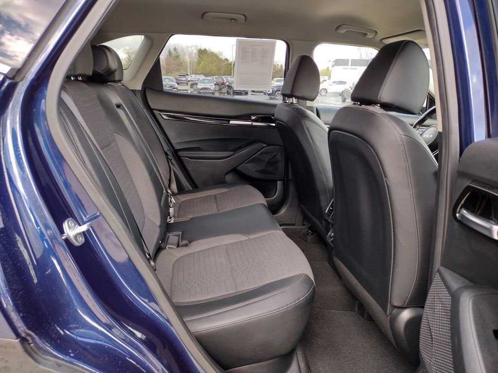 Used 2023 Kia Seltos S w/ Navigation Package AWD/4WD image 9