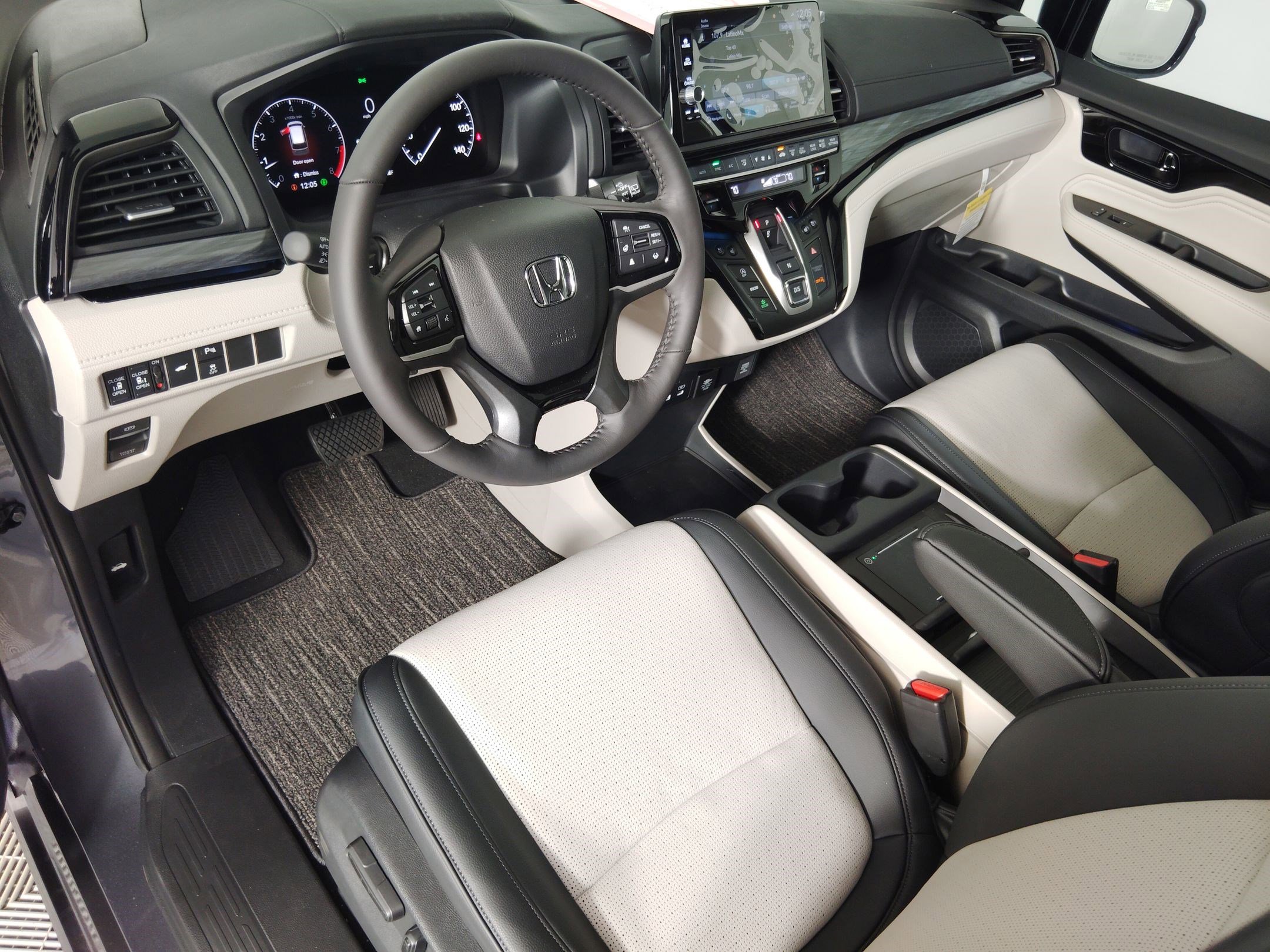 New 2026 Honda Odyssey Elite image 3