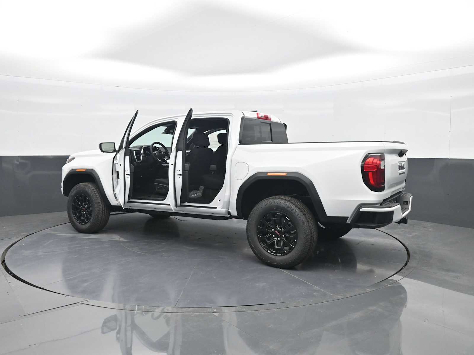New 2026 GMC Canyon Elevation w/ Convenience Package RWD image 45