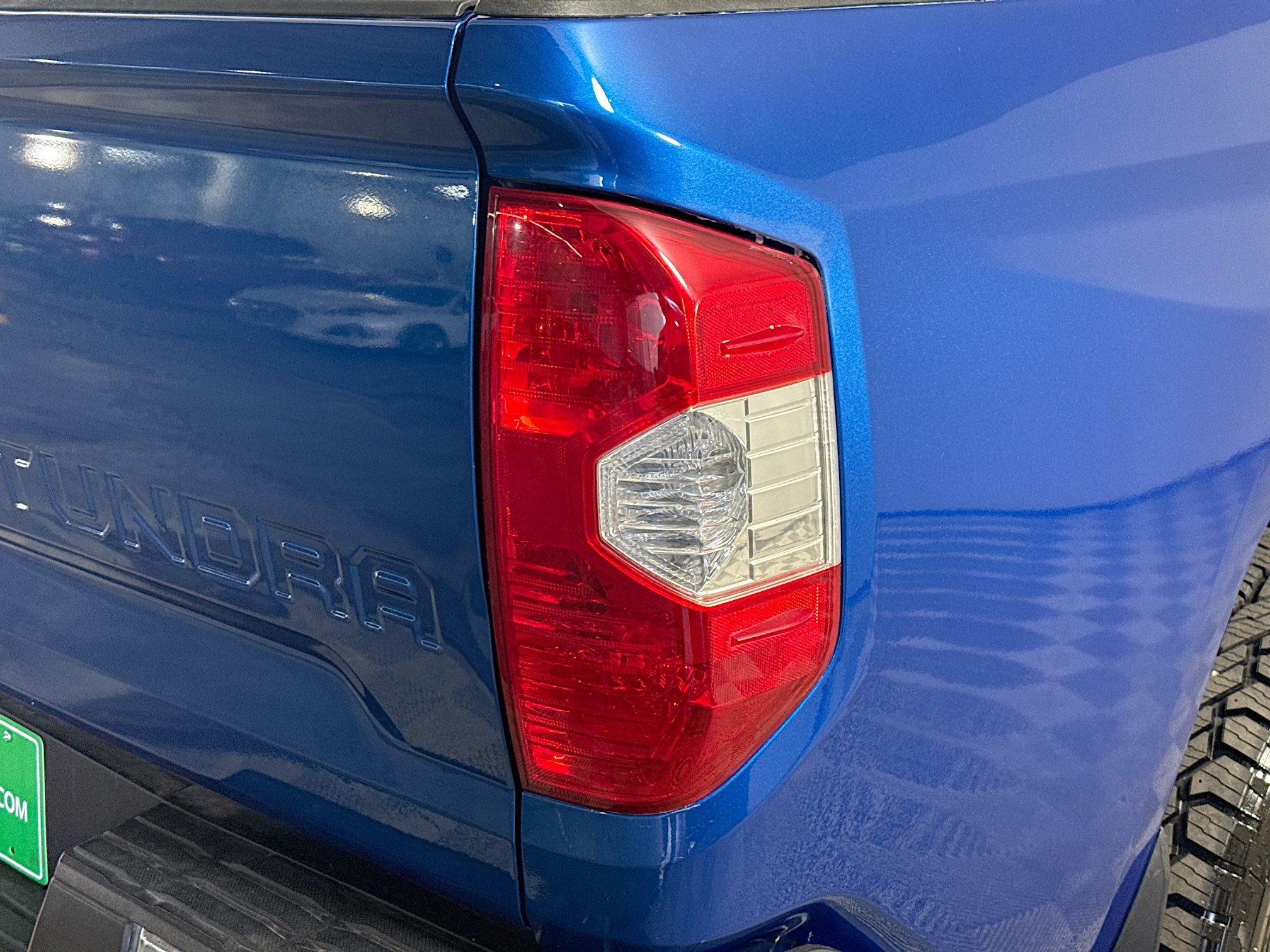 Used 2018 Toyota Tundra SR5 w/ SR5 Upgrade Package image 33