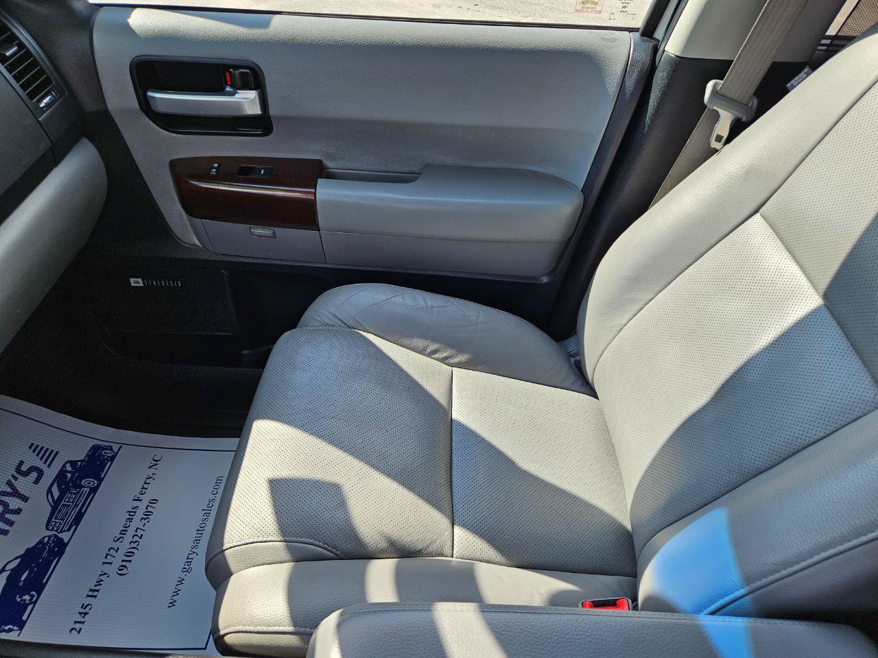 Used 2017 Toyota Sequoia Platinum RWD image 15
