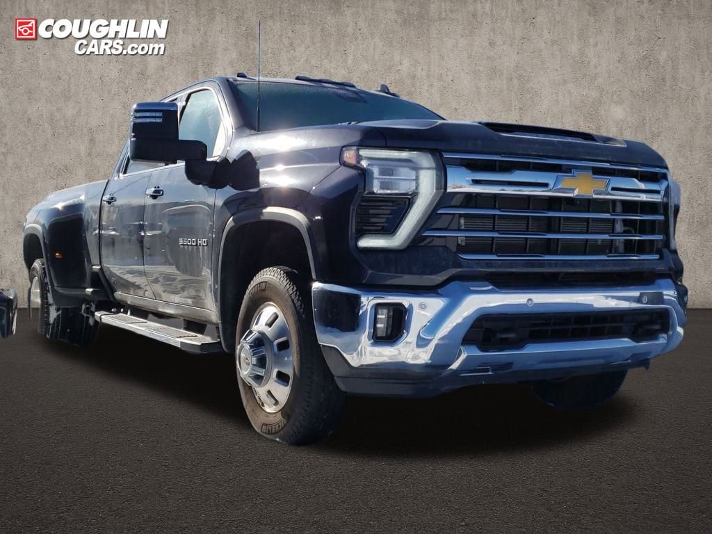 Used 2024 Chevrolet Silverado 3500 LTZ w/ LTZ Plus Package image 8