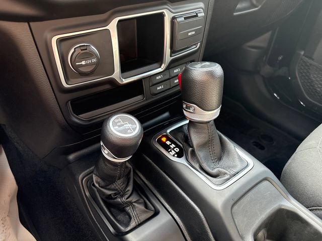 Used 2023 Jeep Wrangler Unlimited Sport AWD/4WD image 17