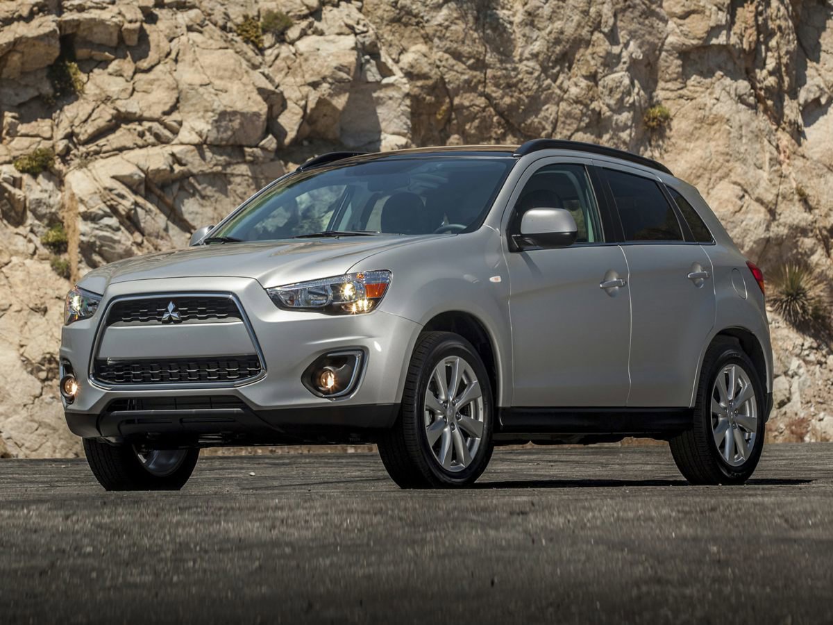 Used 2013 Mitsubishi Outlander Sport ES image 1