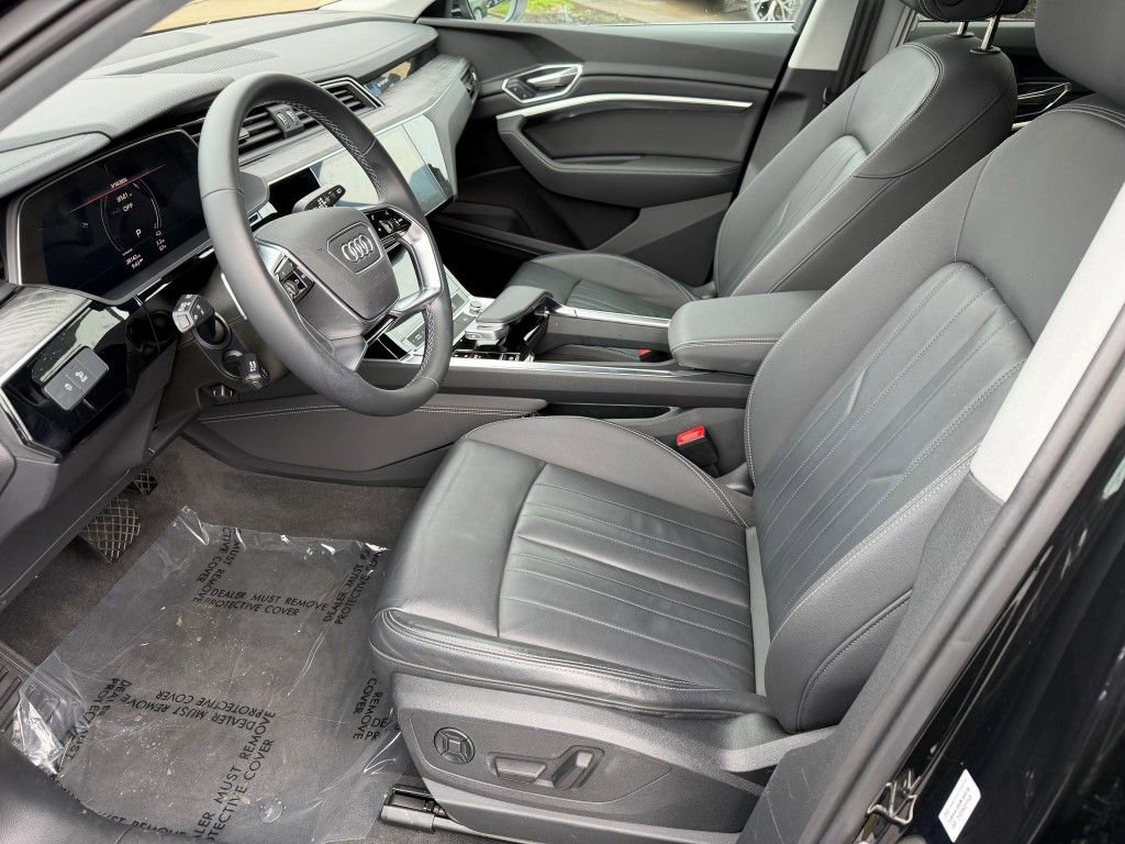 Certified 2022 Audi e-tron Premium image 3