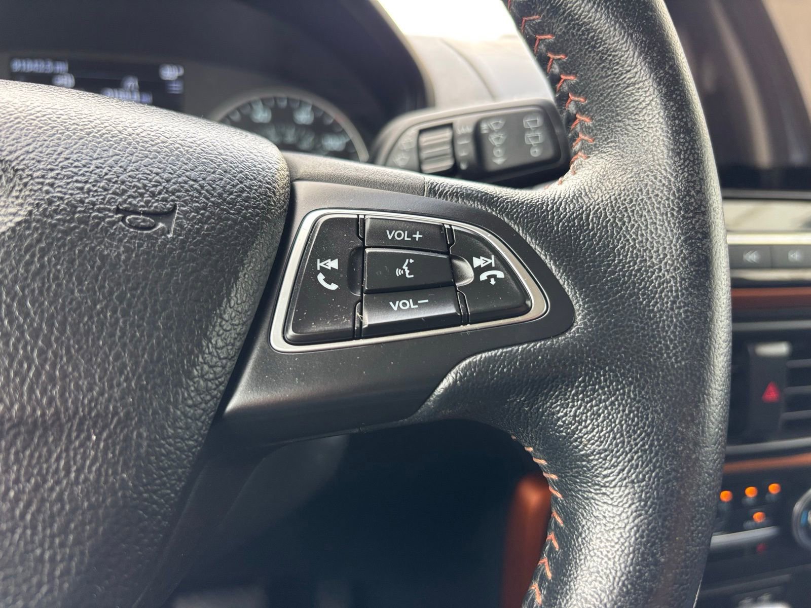 Used 2021 Ford EcoSport SE w/ SE Convenience Package FWD image 24