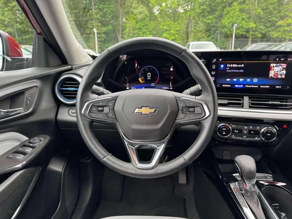 Used 2024 Chevrolet Trax LT w/ Driver Confidence Package FWD image 21