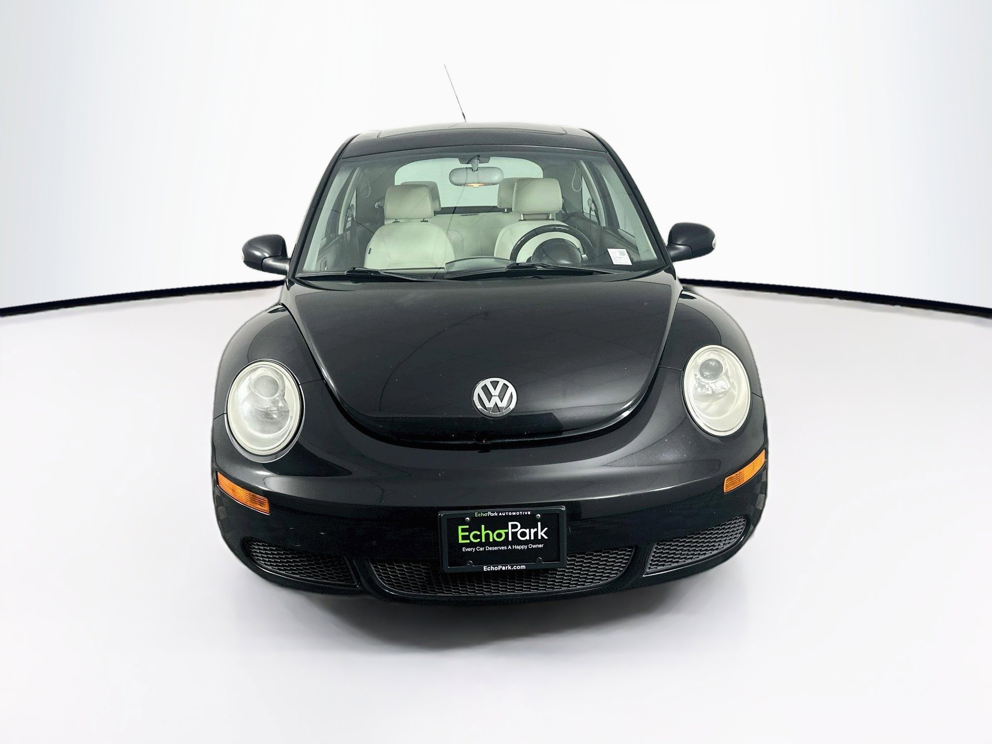 Used 2010 Volkswagen Beetle Coupe FWD image 2