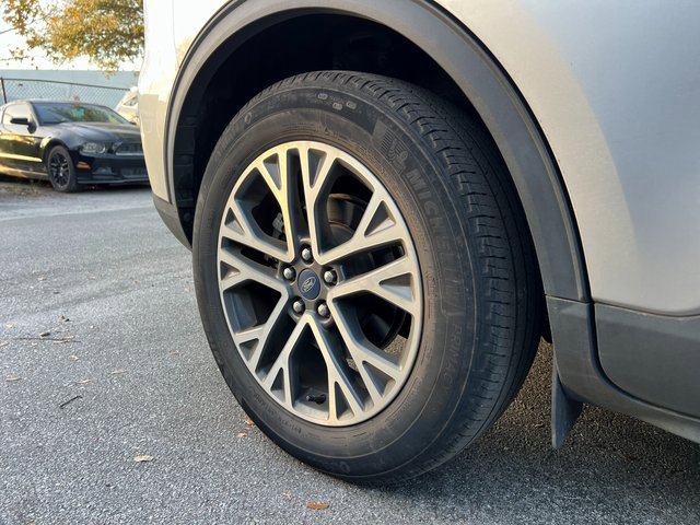 Used 2020 Ford Escape SEL image 4