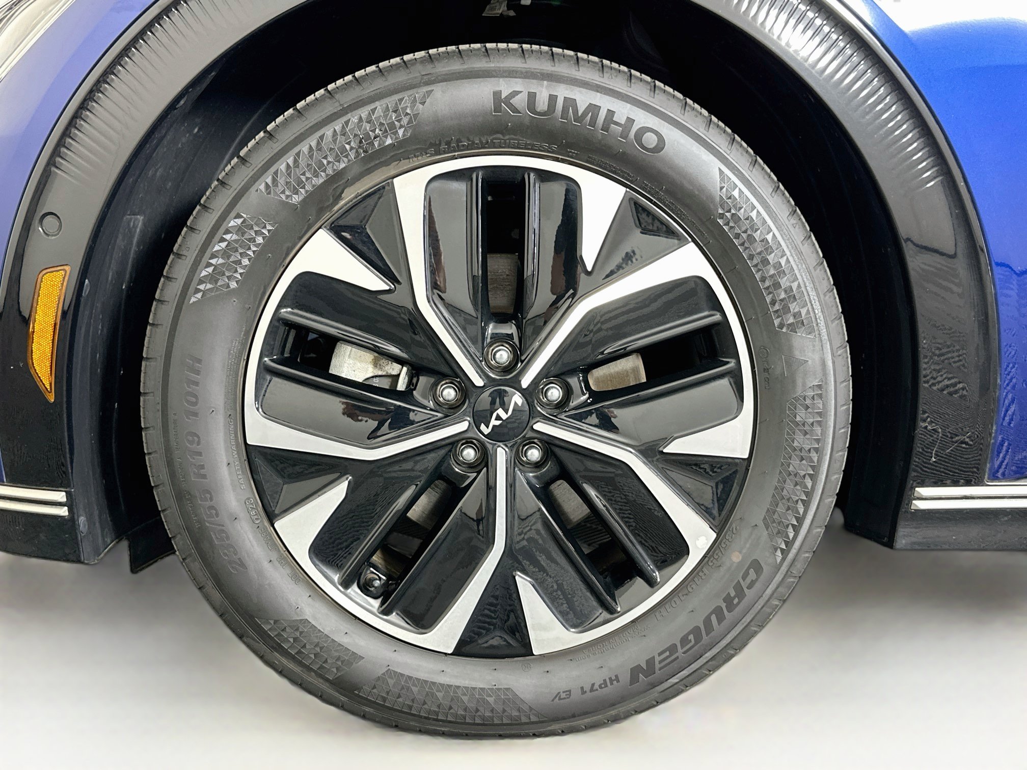 Used 2024 Kia EV6 Wind w/ Wind Technology Package AWD/4WD image 11