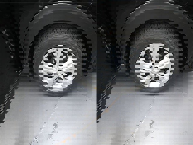 New 2025 Nissan Kicks Play S image 35