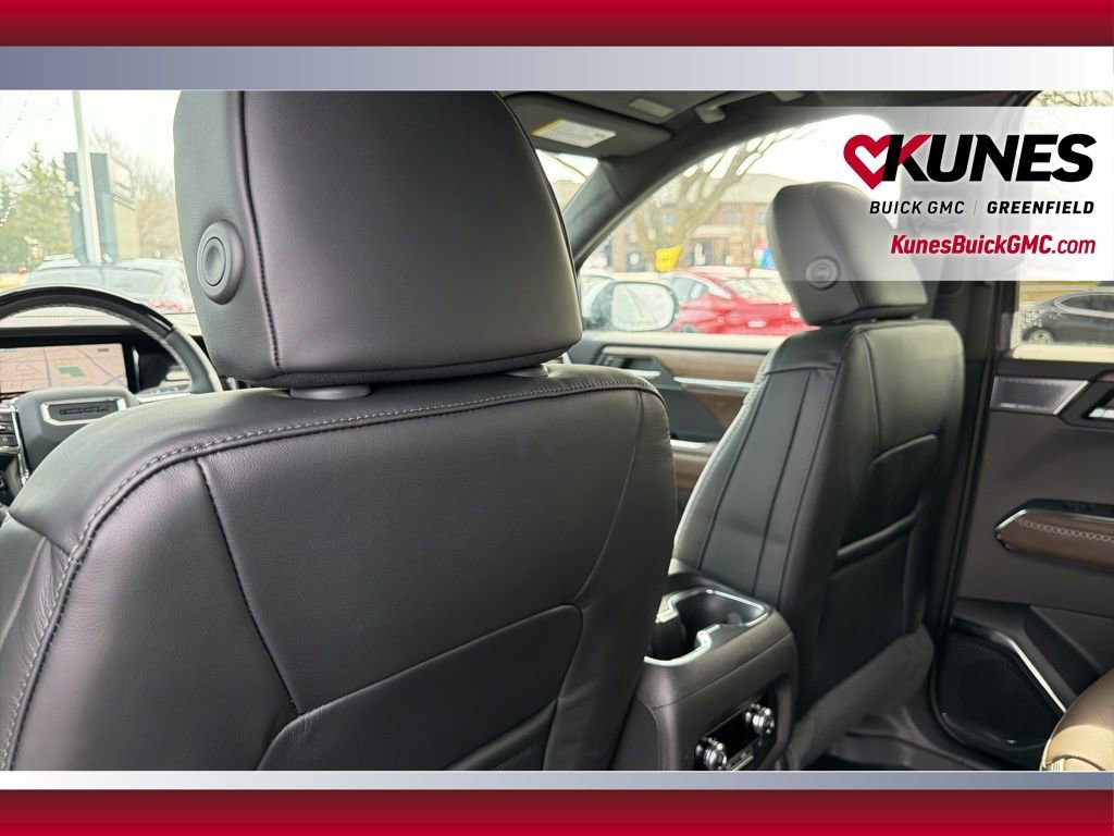 New 2026 GMC Acadia Denali Ultimate w/ LPO, Floor Liner Package image 33