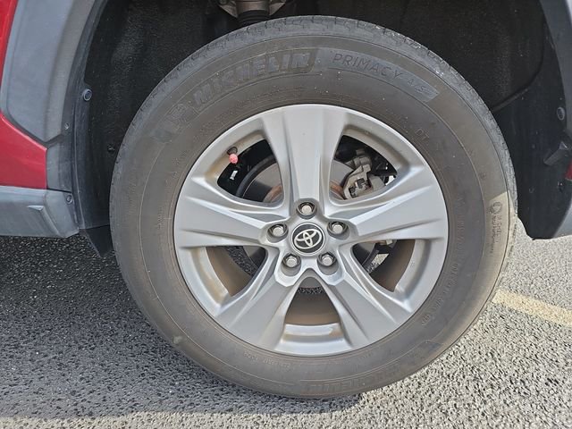 Used 2022 Toyota RAV4 XLE image 10