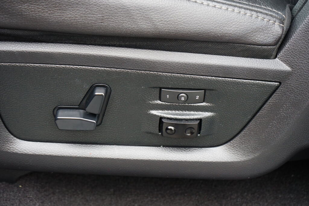 Used 2016 RAM 2500 Laramie w/ Sport Appearance Group image 15