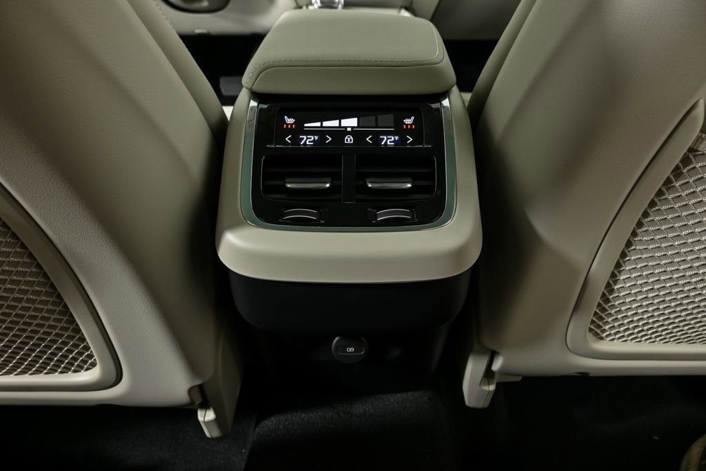 New 2026 Volvo XC60 B5 Ultra w/ Protection Package Premier image 20