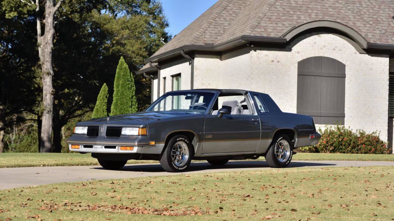 Used 1987 Oldsmobile Cutlass Supreme Salon image 1