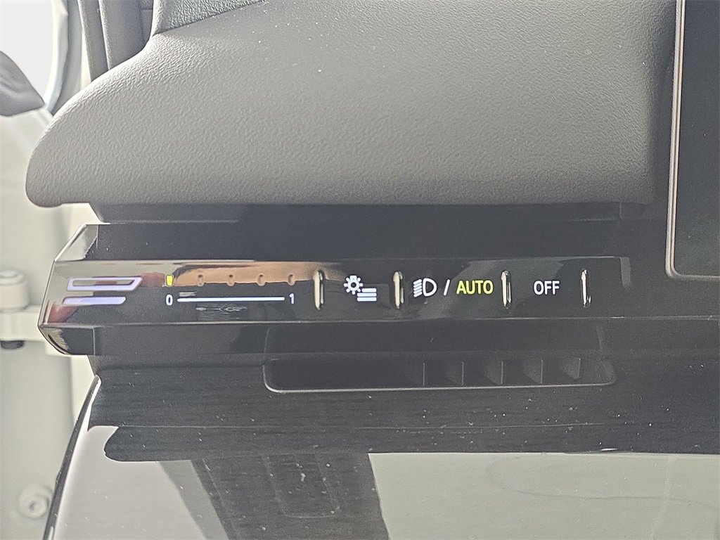 Used 2026 BMW 530i xDrive w/ Premium Package image 29