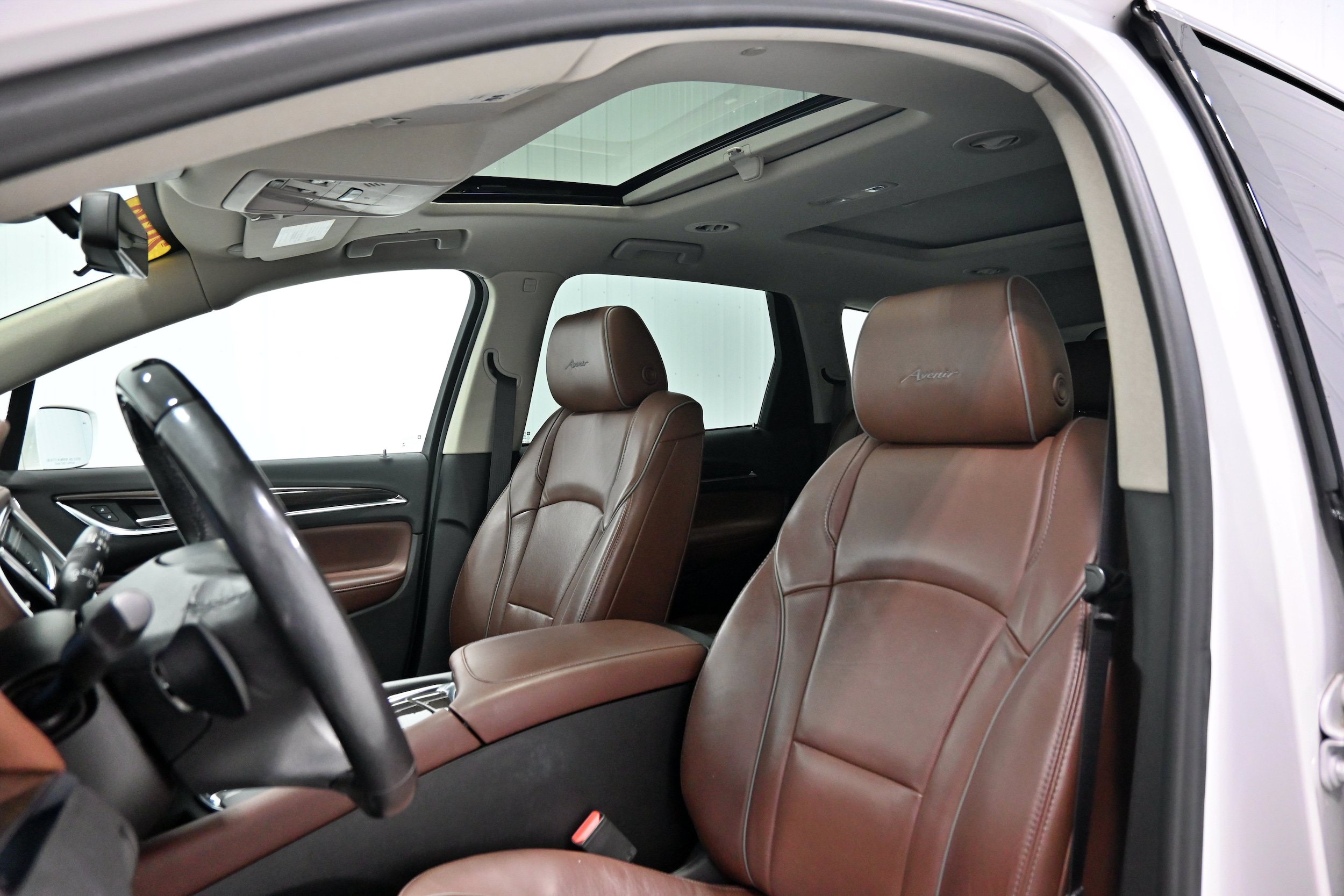 Used 2018 Buick Enclave Avenir AWD/4WD image 6