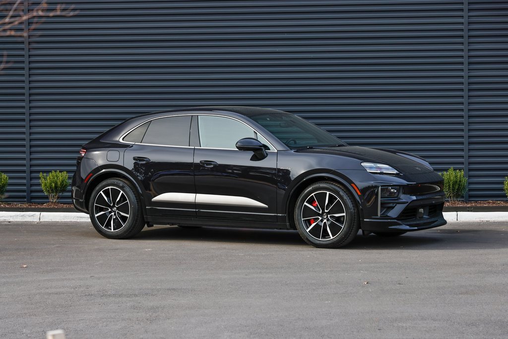 New 2025 Porsche Macan Turbo Electric image 9